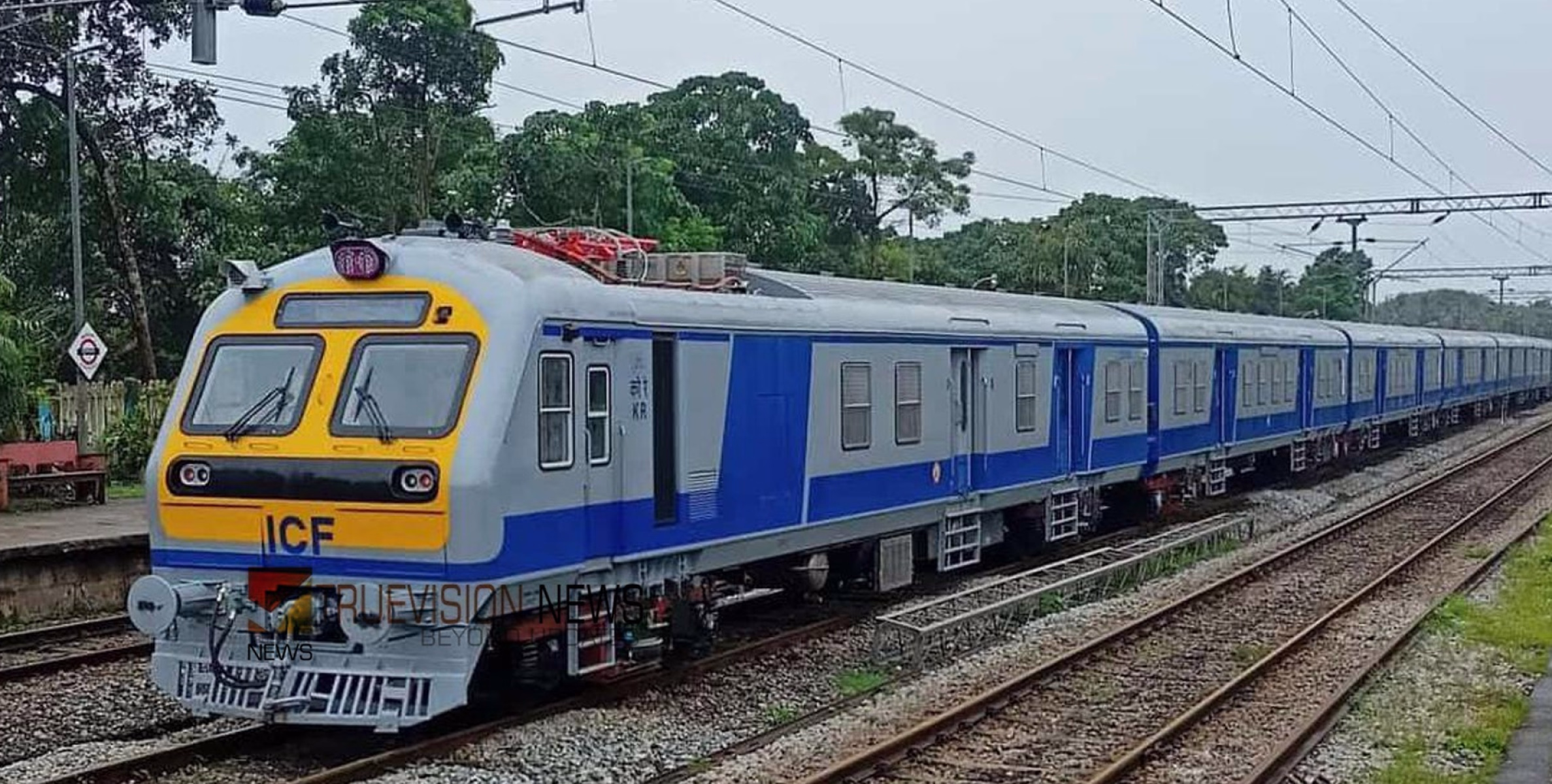 പൊറുതിമുട്ടിയല്ലോ...!  തുടർച്ചയായി അശ്ലീല മെസ്സേജുകളും കോളുകളും; ട്രെയിനിലെ ശുചിമുറിയിൽ യുവതിയുടെ നമ്പർ എഴുതിവെച്ചതായി പരാതി