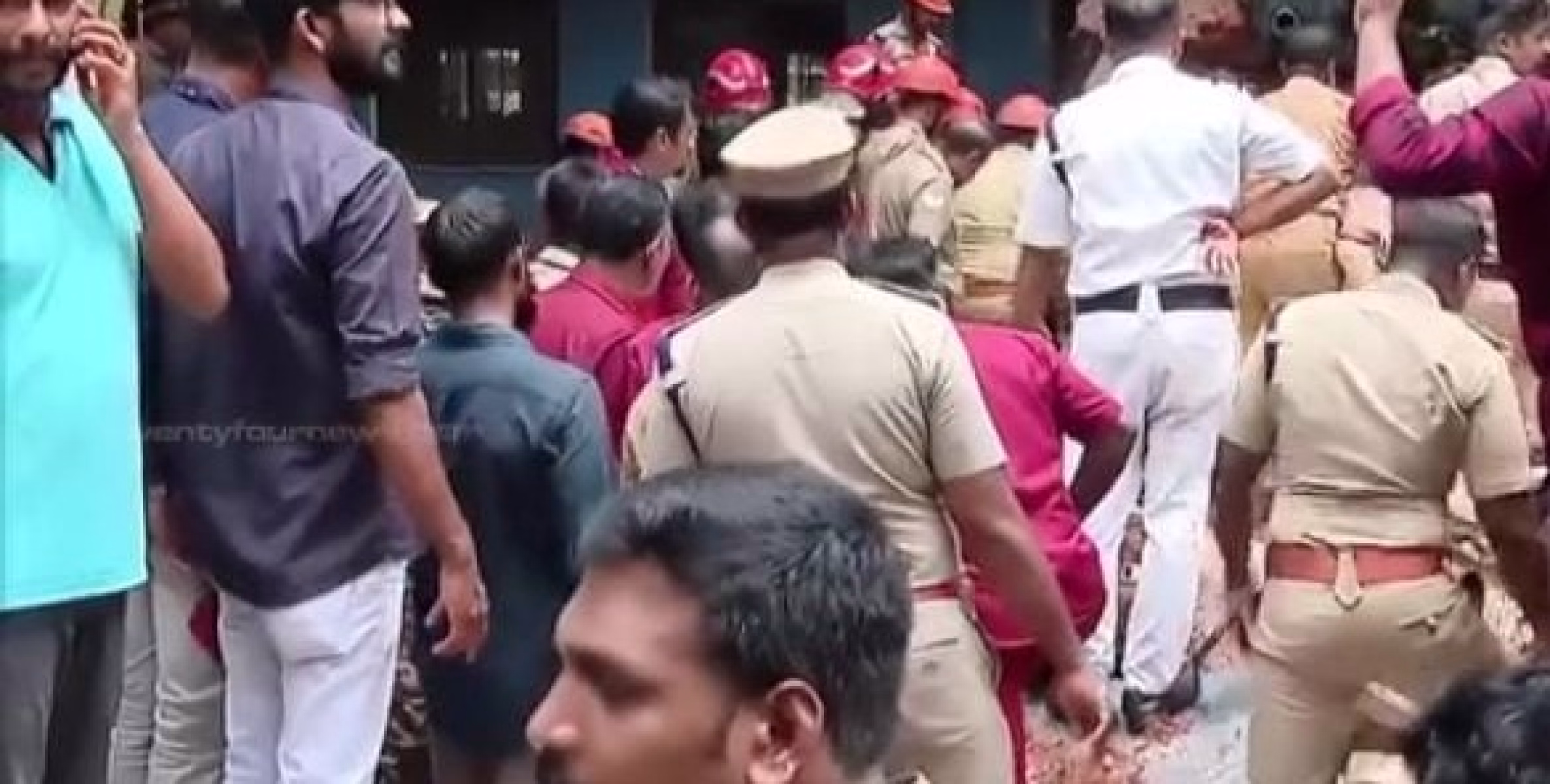 കോട്ടയം മെഡിക്കൽ കോളേജ് അപകടം: തകർന്ന കെട്ടിടത്തിനുള്ളിൽ കുടുങ്ങിയ സ്ത്രീ മരിച്ചു
