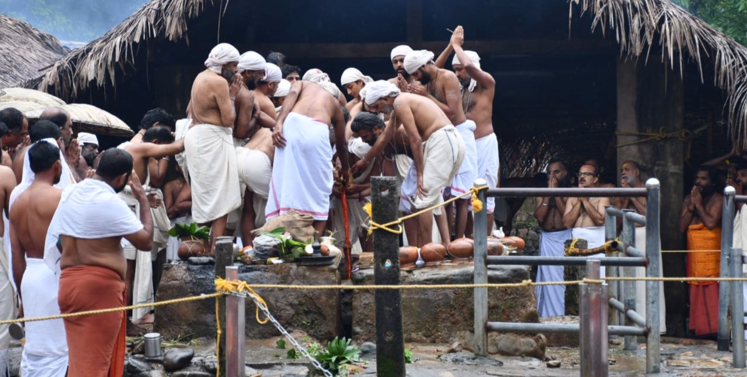 പെരുമാൾക്ക് കളഭാട്ടം കഴിഞ്ഞു. ഈ വർഷത്തെ വൈശാഖ മഹോത്സവത്തിന് പരിസമാപ്തിയായി