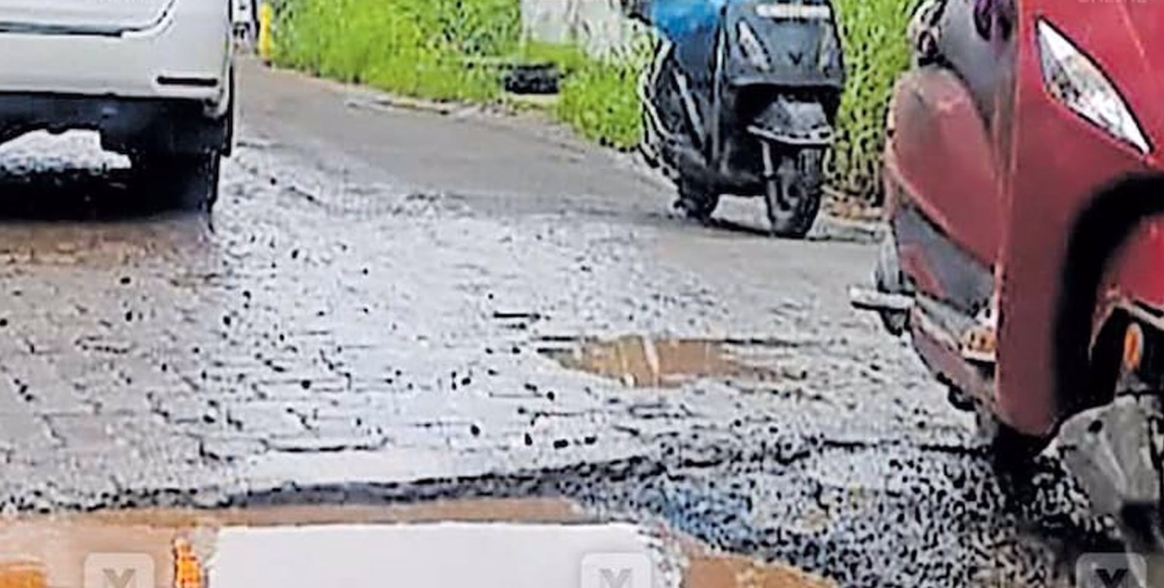പെരുവ–പെരുവംമൂഴി റോഡ് കുഴികളാൽ സമൃദ്ധം; വെള്ളക്കെട്ടും 