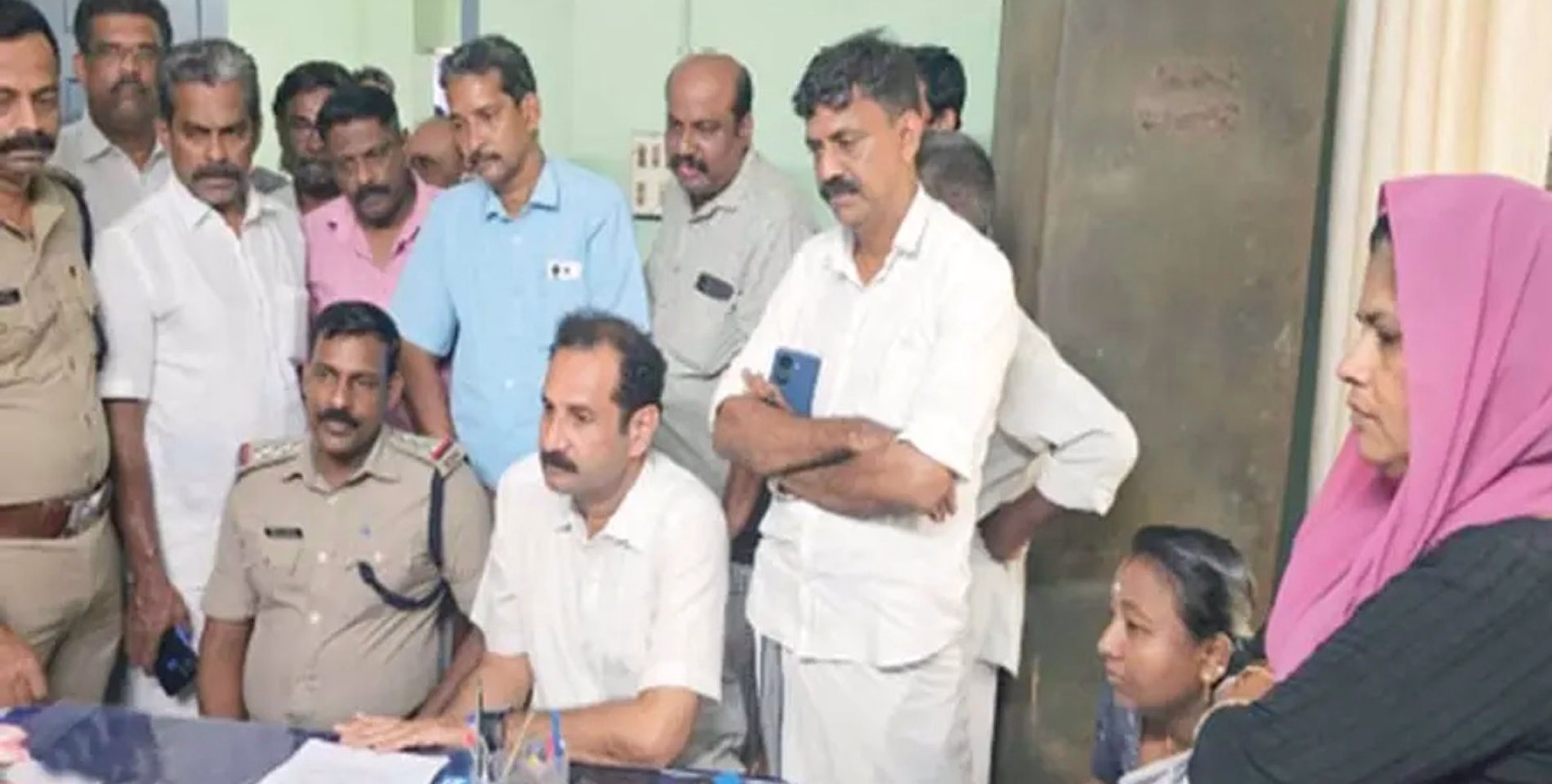 ജല അതോറിറ്റി ഓഫീസ് ഉപരോധിച്ചു