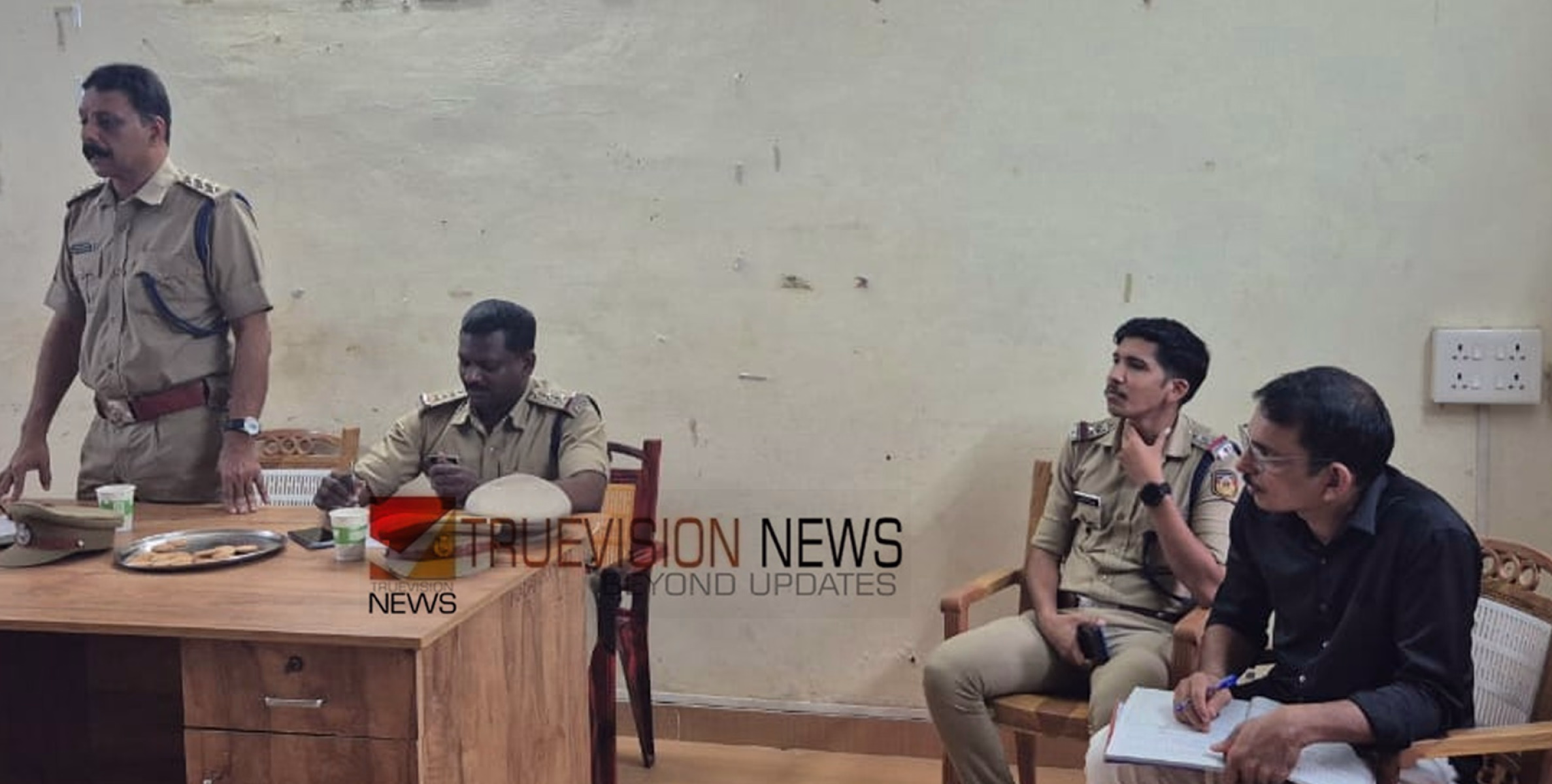 വിദ്വേഷം പരത്തരുത്; സോഷ്യൽ മീഡിയയിൽ കരുതൽ വേണം, മുന്നറിയിപ്പുമായി സർവ്വകക്ഷി യോഗം