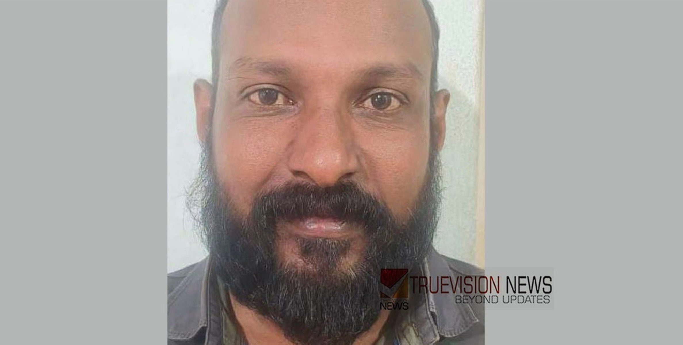 അകന്നുകഴിയുന്ന വിരോധത്തില്‍ ഭാര്യയുടെയും മകളുടെയും മുഖത്ത് മുഖത്ത് വിതറി, ചുറ്റിക കൊണ്ട് തലയ്ക്കടിച്ചു ; പ്രതി പിടിയില്‍