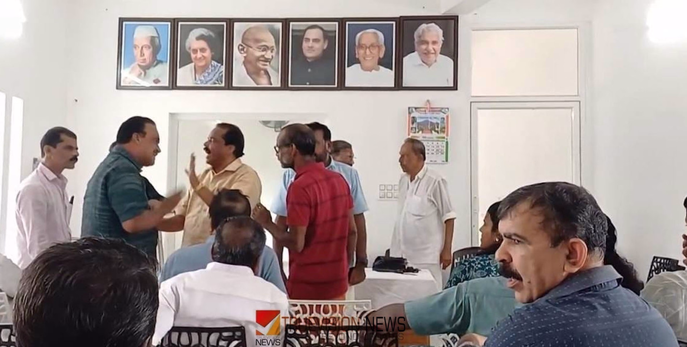കണ്ണൂർ കുഞ്ഞിമംഗലത്ത് കോണ്‍ഗ്രസ് പ്രവര്‍ത്തകര്‍ തമ്മില്‍ കയ്യാങ്കളി