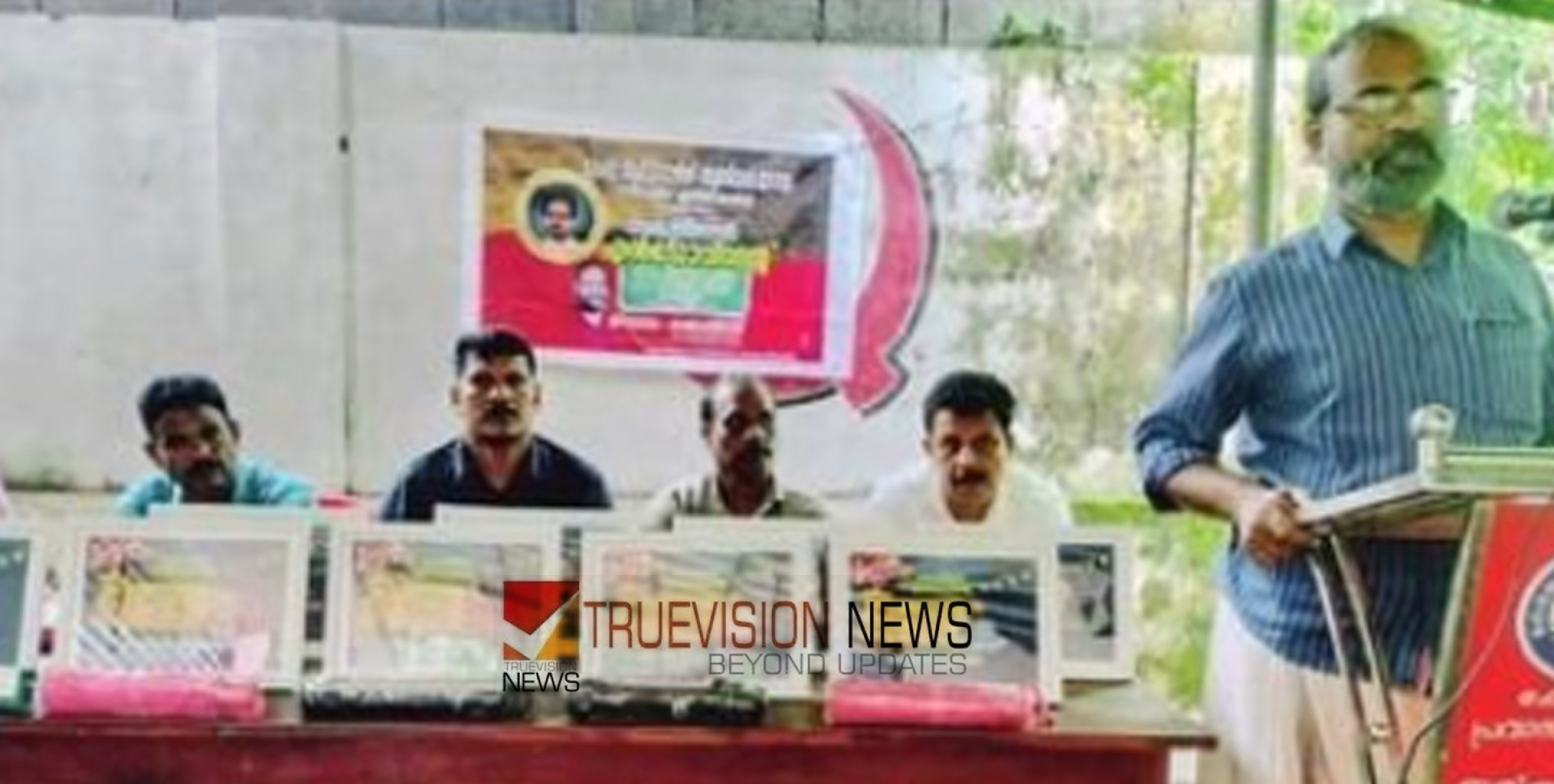 മികച്ച വിജയം; ഇരിങ്ങണ്ണൂരിൽ ഒ ശ്രീധരൻ എൻഡോവ്‌മെൻ്റ് വിതരണം ചെയ്തു 