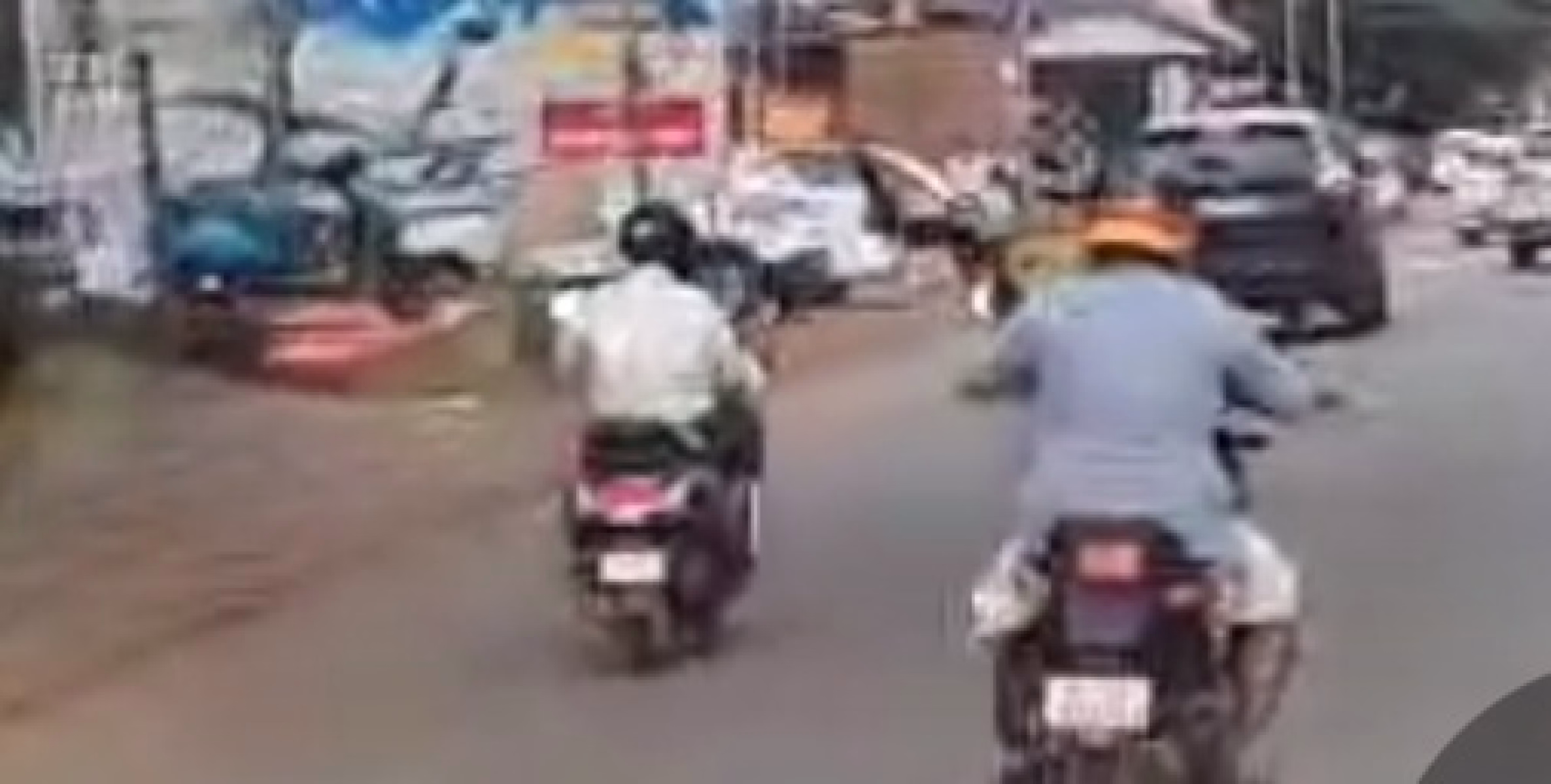 കണ്ണൂരിൽ ആംബുലൻസിന് വഴി മുടക്കിയ ബൈക്ക് യാത്രികന് 5000 രൂപ പിഴ ചുമത്തി പൊലീസ്*