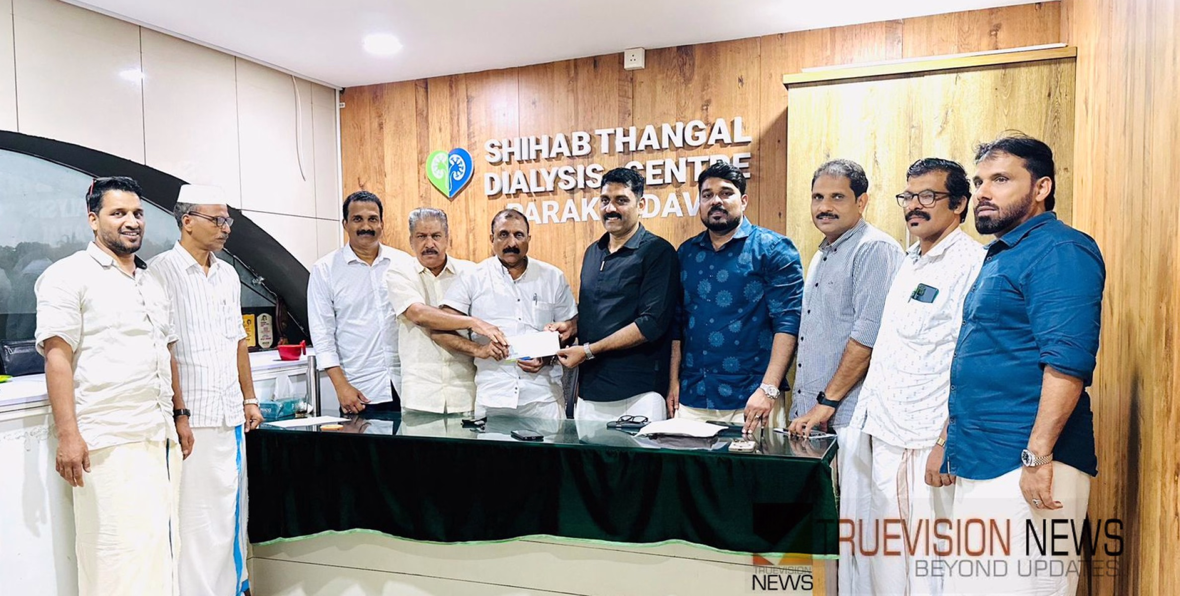 തുണ മുടങ്ങാതെ; ശിഹാബ് തങ്ങൾ ഡയാലിസിസ് സെന്ററിന് കെഎംസിസിയുടെ സഹായം