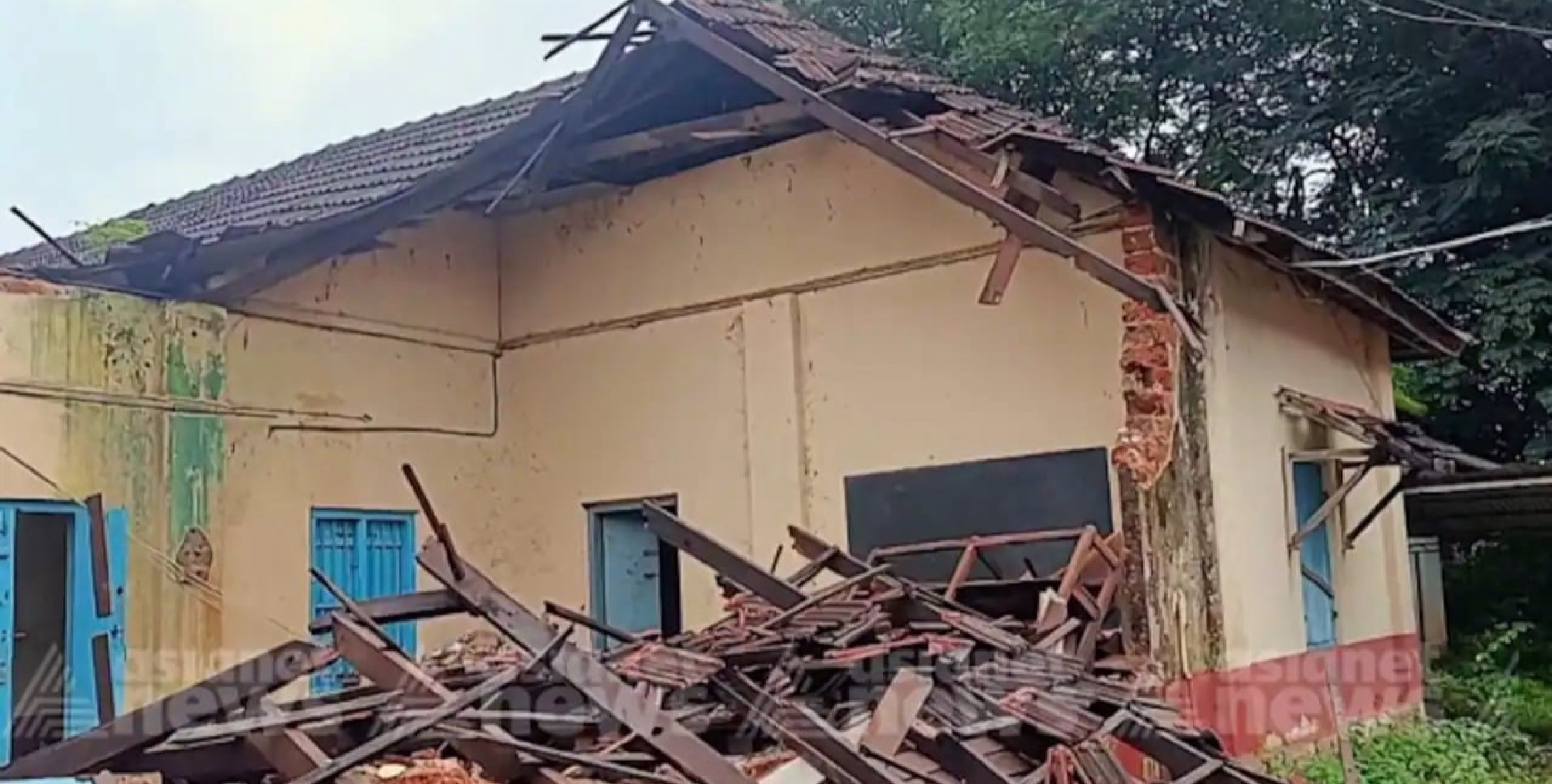 സ്കൂൾ വളപ്പിലെ പഴയ കെട്ടിട ഭാഗങ്ങൾ തകർന്നുവീണു; സംഭവം പത്തനംതിട്ട കടമ്മനിട്ടയിൽ