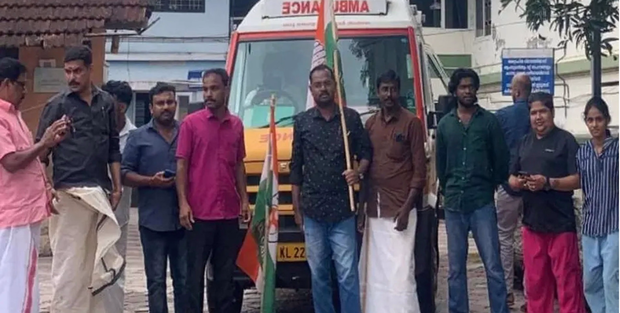 ആംബുലൻസ് തടഞ്ഞ് കോൺ​ഗ്രസ് സമരം; യുവാവിന് ദാരുണാന്ത്യം  