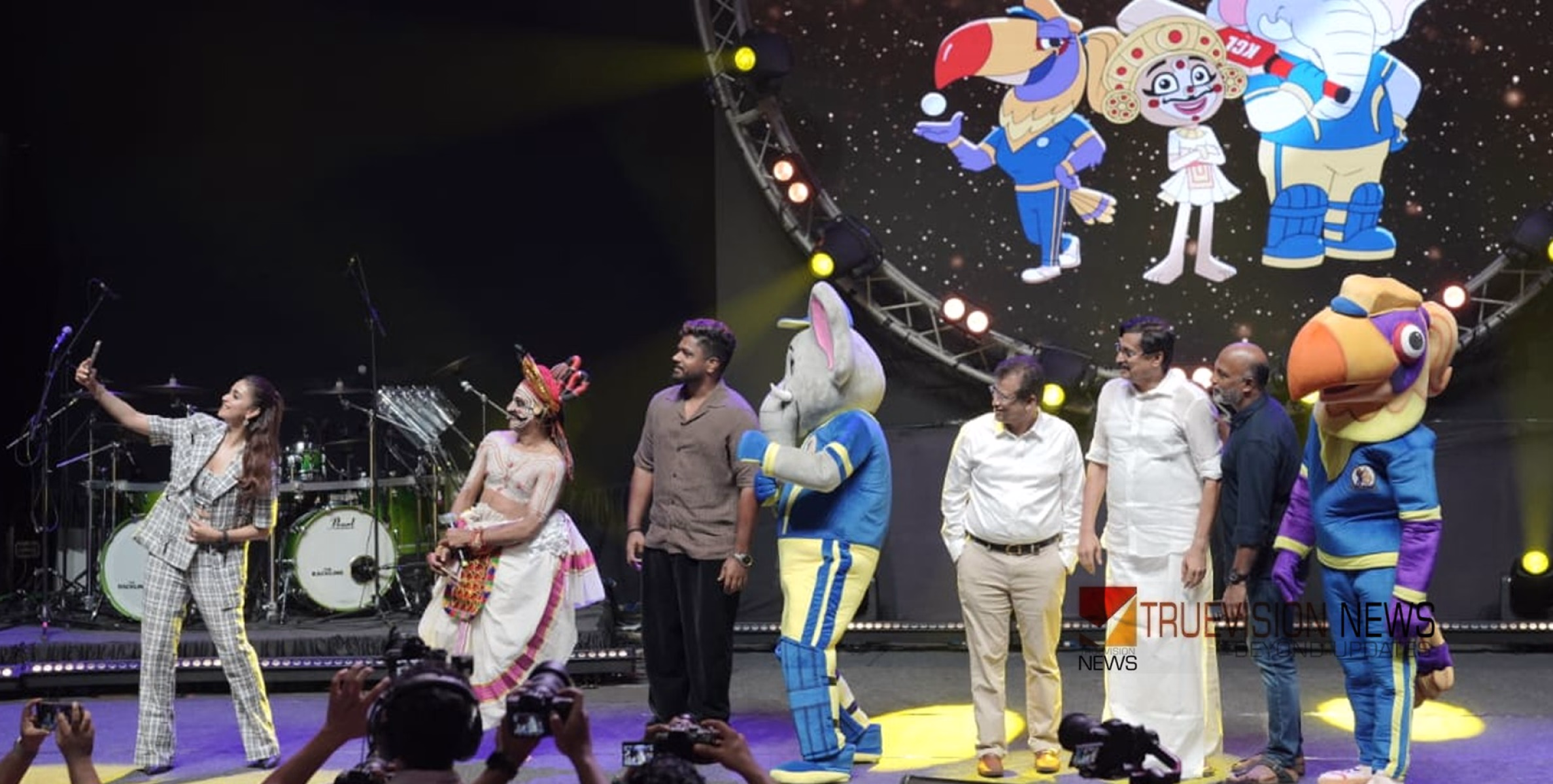കരുത്ത് കാട്ടാൻ കൊമ്പൻ, ഇടിമുഴക്കമാകാൻ വേഴാമ്പൽ, രസിപ്പിക്കാൻ ചാക്യാർ; കെ.സി.എല്ലിൻ്റെ ഭാഗ്യചിഹ്നങ്ങൾ പുറത്തിറക്കി 