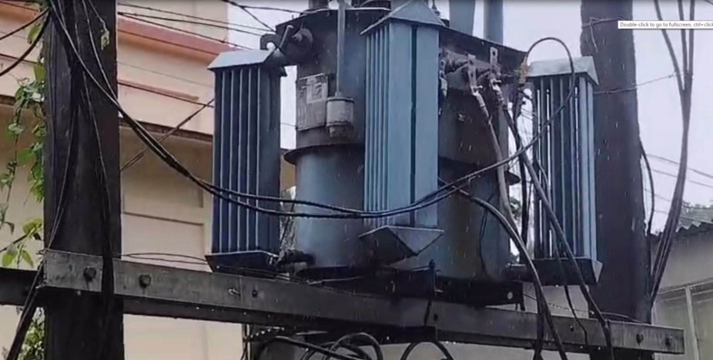 കരിക്കോട്ടക്കരി സെന്റ് തോമസ് യുപി സ്കൂളിന് സമീപം അപകട ഭീഷണി ഉയർത്തി ട്രാൻസ്ഫോർമർ