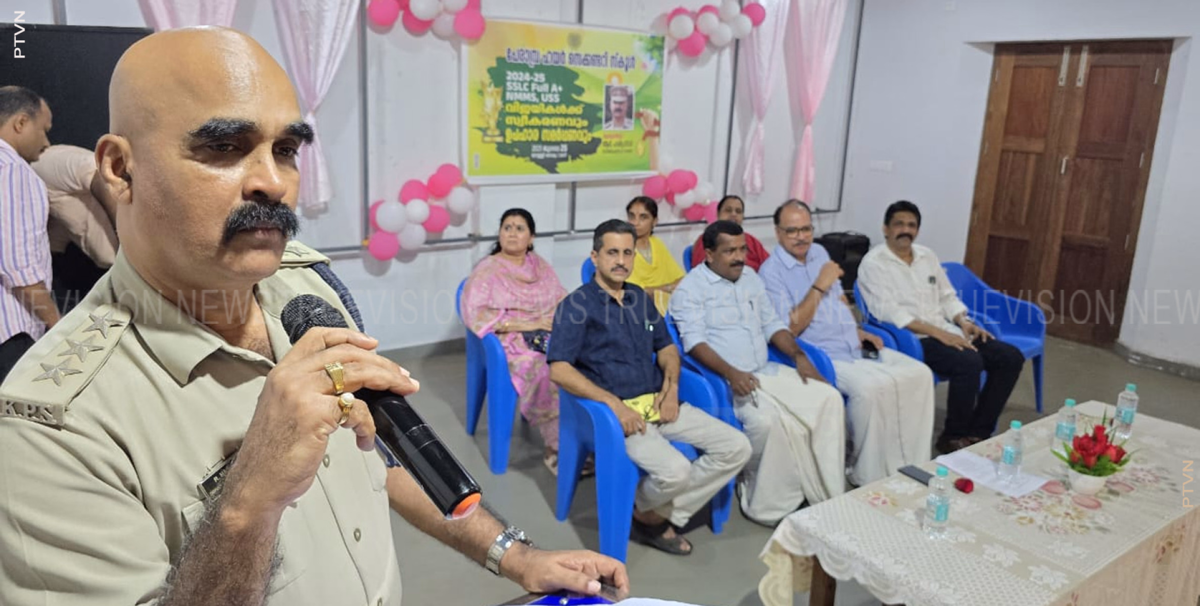 ഉന്നത വിജയികള്‍ക്ക് ആദരവുമായി പേരാമ്പ്ര ഹയര്‍സെക്കണ്ടറി സ്‌കൂള്‍