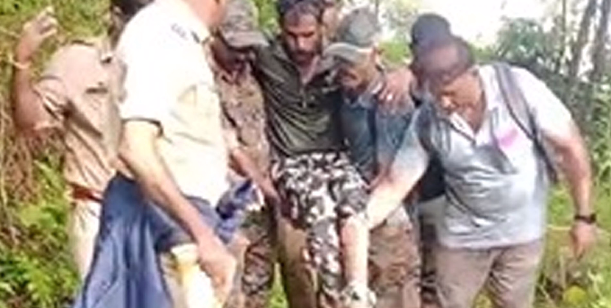 കാവിലുംപാറയിൽ വീടിനുള്ളിൽ കുട്ടിയാന; പിടികൂടാനെത്തിയ സംഘത്തെ വിരട്ടിയോടിച്ചു; ആര്‍ആര്‍ടി ഉദ്യോഗസ്ഥന് പരിക്ക്
