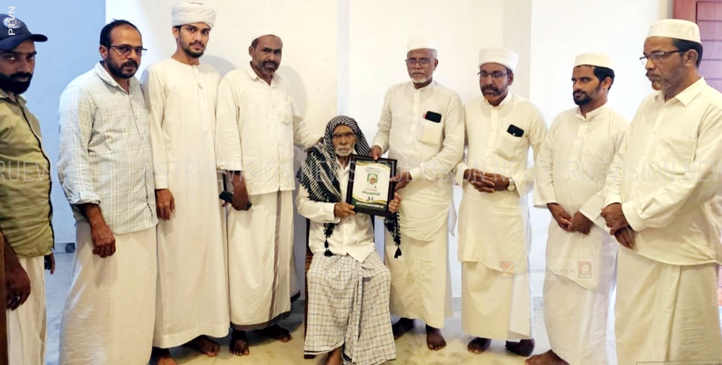 പി.ഹംസ മൗലവിക്ക് ആദരവ്