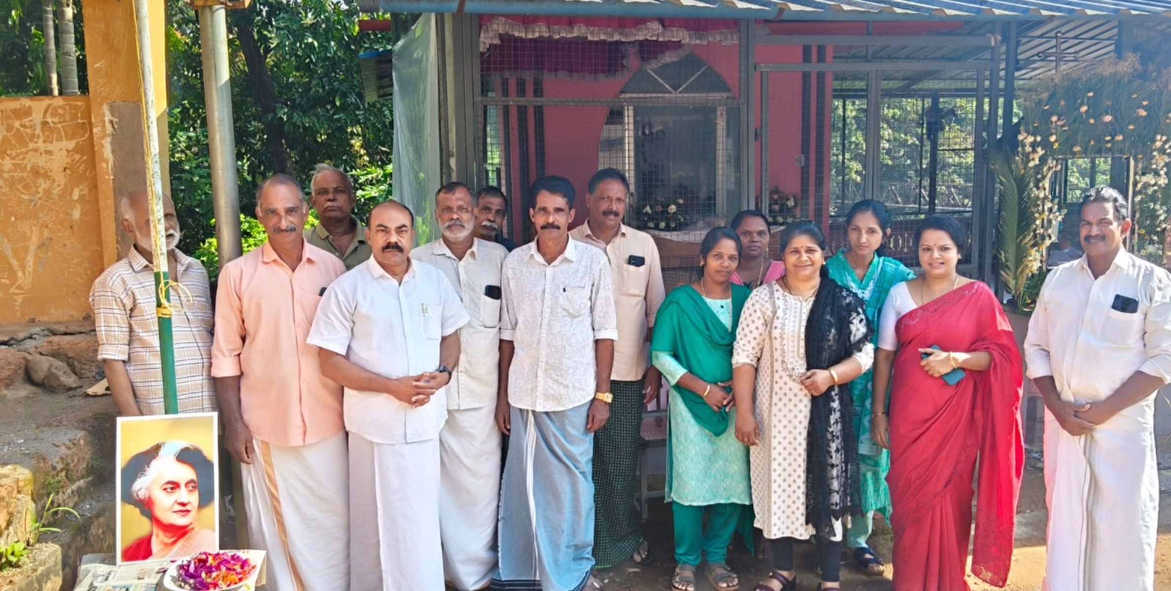 ഇന്ദിരാജി രക്തസാക്ഷിത്വ ദിനത്തോടനുബന്ധിച്ച് പുഷ്പാർച്ചനയും അനുസ്മരണവും സംഘടിപ്പിച്ചു