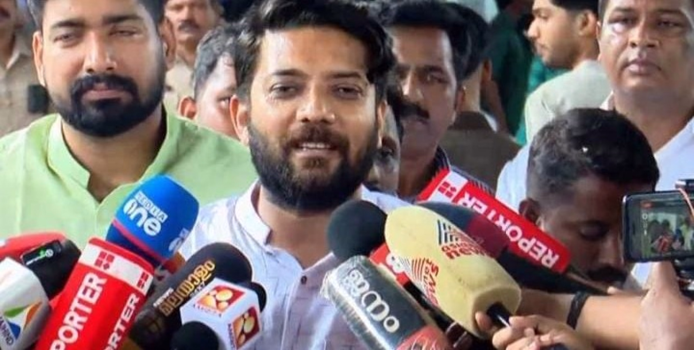 'പൊലീസ് നടപടി എടുക്കുന്ന ലക്ഷണമില്ല, നിയമ നടപടിയുമായി മുന്നോട്ടു പോകും’: ഷാഫി പറമ്പിൽ എംപി