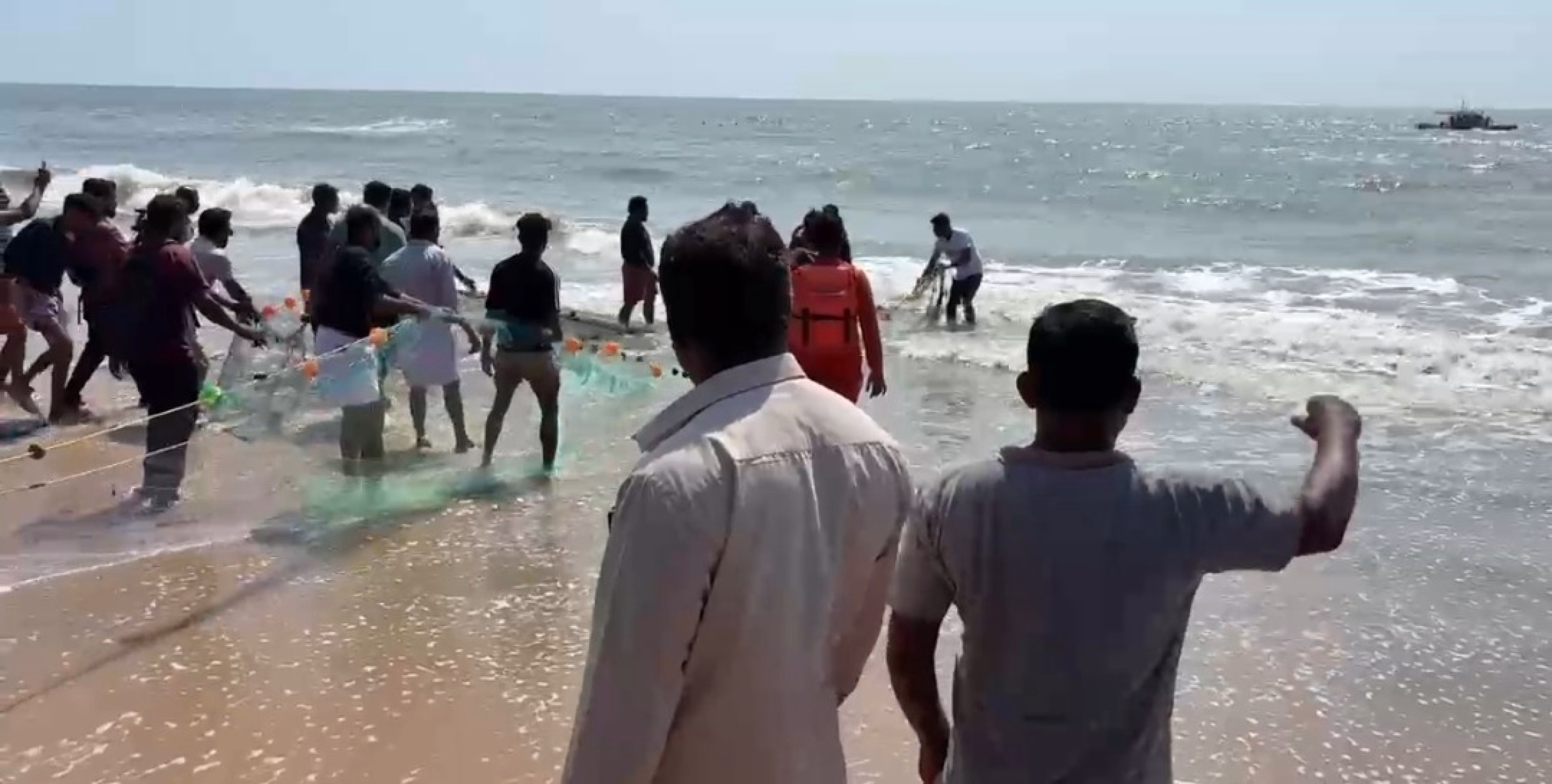 പയ്യാമ്പലത്ത് കടലിൽ കുളിക്കാൻ ഇറങ്ങിയ കാണാതായ മെഡിക്കൽ വിദ്യാർഥിയെയും കണ്ടെത്തി 