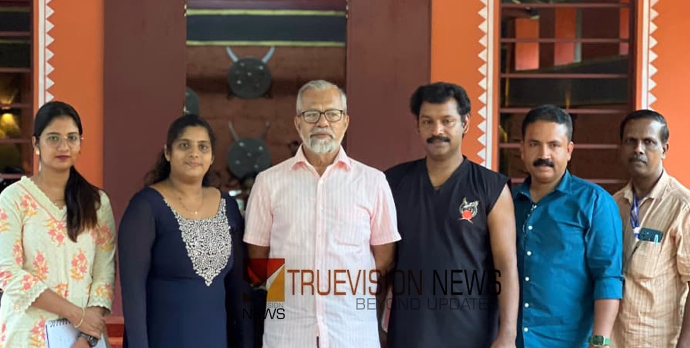 കടത്തനാട് കളരി സംഘത്തിന് ഫോക് ലോർ അക്കാദമിയുടെ അംഗീകാരം