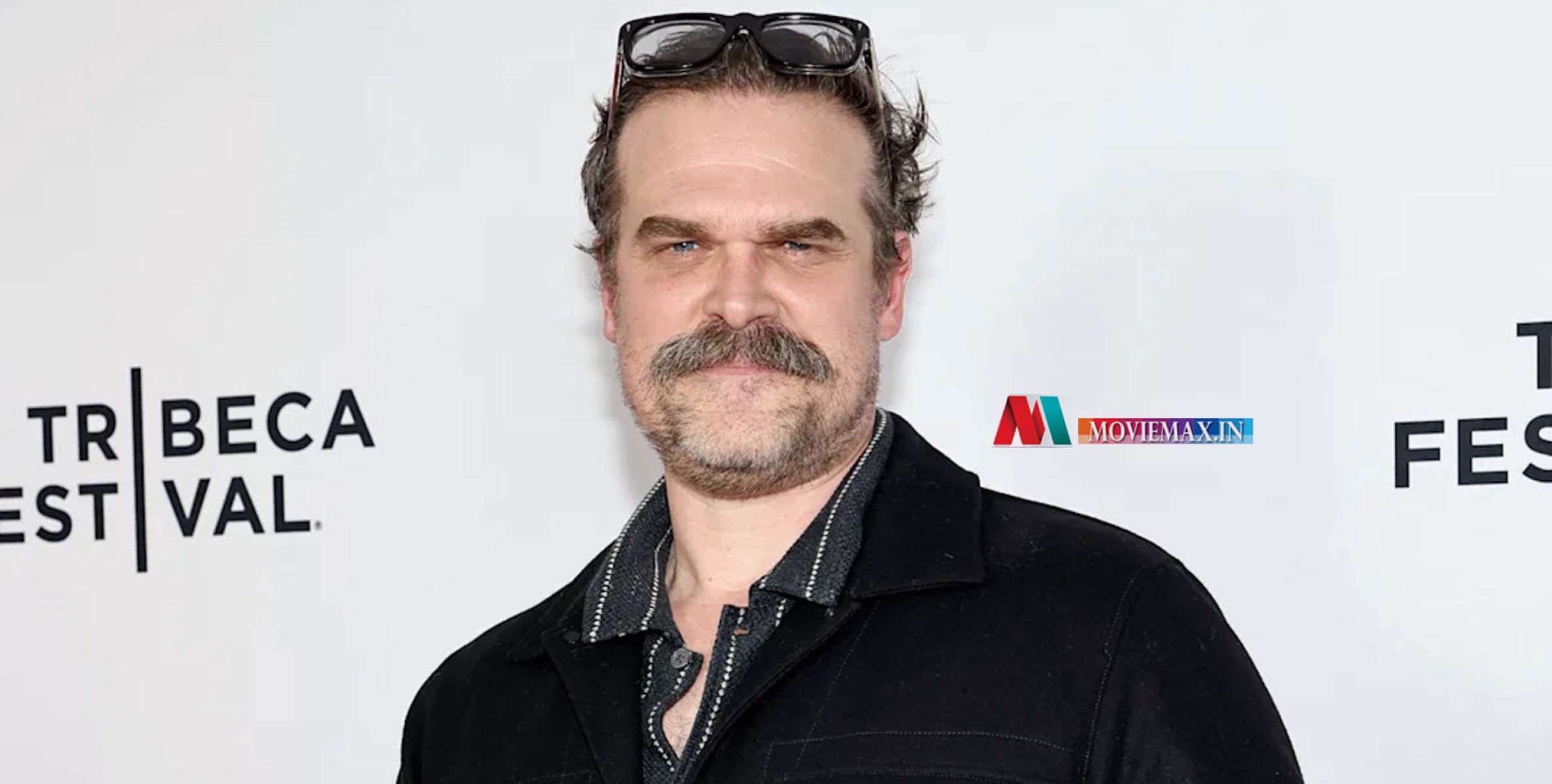 ആരാധകരെ ഞെട്ടിച്ച് ഹാർബർ! 'സ്റ്റ്രേഞ്ചർ തിങ്സ് 5 പ്രീമിയറിൽ നടൻ ഡേവിഡ് ഹാർബർ പങ്കെടുത്തു; താരസംഘർഷ വാർത്തകൾക്കിടെ അപ്രതീക്ഷിത സാന്നിധ്യം'