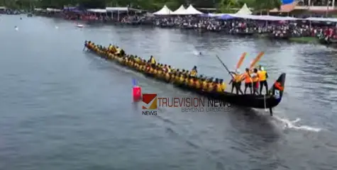 #nehrutrophyboatrace | പുന്നമടയുടെ ഓളങ്ങളെ കീറിമുറിച്ച് ആനാരി; ചുണ്ടൻ വള്ളങ്ങളുടെ ഹീറ്റ്സിന് തുടക്കം 