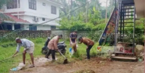 ഗാന്ധിജയന്തി ദിനത്തിൽ വെള്ളിയൂരിലെ ജനകീയ വായനശാലയും പരിസരവും ശുചീകരിച്ചു