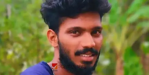 #Accident | റോഡിലേക്ക് ഒടിഞ്ഞുവീണ മരത്തിൽ സ്‌കൂട്ടറിടിച്ച് അപകടം; യുവാവിന് ദാരുണാന്ത്യം 