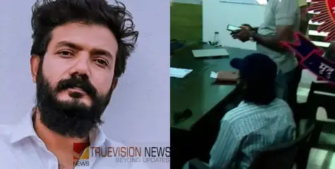 #OmPrakashDrugCase | ഓം പ്രകാശ് ലഹരിക്കേസ്; മരട് സ്റ്റേഷനില്‍ ഹാജരായി ശ്രീനാഥ് ഭാസി, ചോദ്യം ചെയ്ത് പൊലീസ്