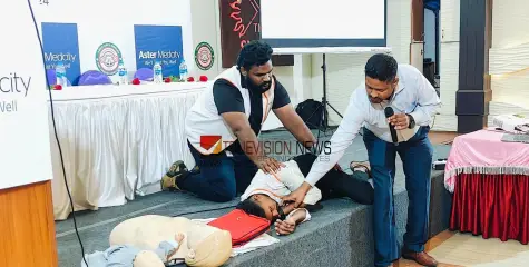 #WorldTraumaDay | ലോക ട്രോമ ദിനം: വയനാട്ടിൽ ദുരിതാശ്വാസ പ്രവർത്തനങ്ങളിലേർപ്പെട്ട ആംബുലസ് ഡ്രൈവർമാരെ ആദരിച്ച് ആസ്റ്റർ മെഡ്സിറ്റിയും ആംബുലൻസ് ഉടമകളുടെ സംഘടനയും