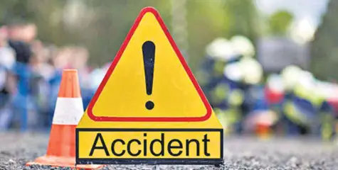 #Accident | കാറും ഓയിൽ ടാങ്കർ ലോറിയും കൂട്ടിയിടിച്ച് അപകടം; നാല് മരണം