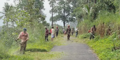 ശാന്തിഗിരി, രാമച്ചി റോഡ് ശുചീകരണം ആഘോഷമാക്കി യുവാക്കൾ