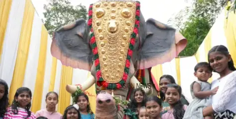 #RoboticElephant | കണ്ണൂർ ശിവ വിഷ്ണുക്ഷേത്രത്തിൽ നടക്കിരുത്തിയത് തലയെടുപ്പുള്ള റോബോട്ടിക് കൊമ്പനെ; മേളത്തിനൊപ്പം താളം പിടിച്ച് റോബോ കൊമ്പൻ