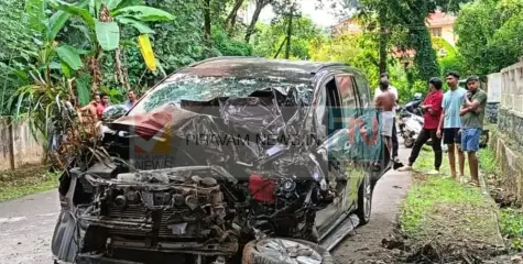 #Accident | പിറവം ഇല്ലിക്ക മുക്കടയിൽ വാഹനാപകടം.