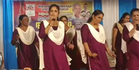 കണ്ണപുരം നാടൻകലാഗ്രാമത്തിൽ നിന്നും നാടൻപാട്ട് പൂർത്തിയാക്കിയ പഠിതാക്കളുടെ അരങ്ങേറ്റം നടന്നു