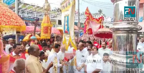 കുറുപ്പന്തറ മണ്ണാറപ്പാറ പള്ളിയിൽ വിശുദ്ധ ഫ്രാൻസിസ് സേവ്യറിന്റെ തിരുന്നാളിന് കൊടി കയറി