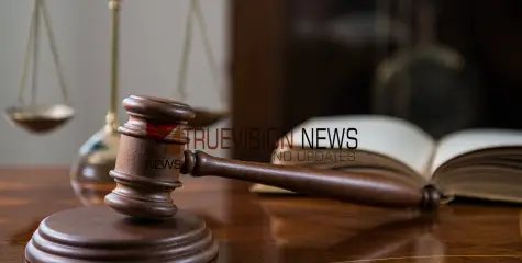 #court | 'ശരീരം വെളിപ്പെടുത്തുന്ന വസ്ത്രങ്ങൾ ധരിക്കുന്നു', മക്കളെ യുവതിക്കൊപ്പം താമസിപ്പിക്കരുത്, ഭർത്താവിന്റെ ആവിശ്യം ഹൈക്കോടതി  തള്ളി