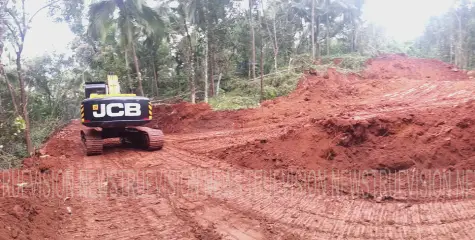 മുതുകുന്നു മലയിലെ മണ്ണ് ഖനനം തടയണം