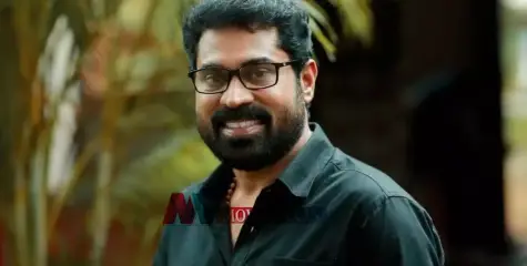 #SurajVenjaramoodu  |  'സ്‌കൂള്‍ വിട്ടു വന്നാല്‍ നേരെ മരണ വീട്ടിലേക്ക് ഓടും,  മറ്റുള്ളവരെ രസിപ്പിക്കാനുള്ള കഴിവുണ്ടെന്ന് തിരിച്ചറിഞ്ഞത് ആ മരണവീട്ടില്‍ വെച്ചാണ്'