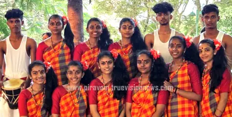 #keralaschoolkalolsavam2025 | ഇനി അന്യമല്ല ഈ ഗോത്ര കല; ചടുലമായ താളത്തിൽ പിഴയ്ക്കാത്ത ചുവടുമായി പാലക്കാട്ടെ കുട്ടികൾ