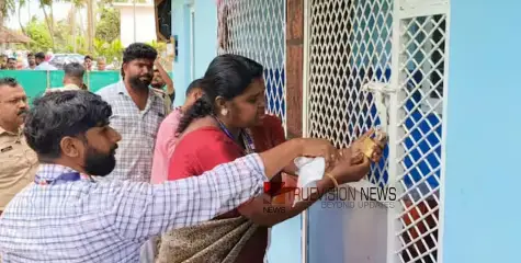 പാർപ്പിടാവശ്യത്തിനുള്ള കെട്ടിടത്തിൽ കള്ള് ഷാപ്പ്, അനധികൃത നിർമ്മാണവും തകൃതി, പൂട്ടിച്ച് പഞ്ചായത്ത്