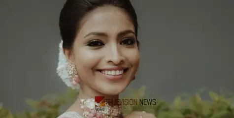 വിദേശത്ത് ജോലി വാഗ്ദാനം ചെയ്ത് തട്ടിയത് വൻ തുക; യുവതി പിടിയിൽ