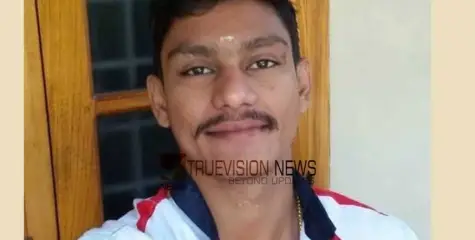 വ്യാഴാഴ്ച നാട്ടിലേക്ക് മടങ്ങിയ സൈനികൻ  ആത്മഹത്യ ചെയ്ത നിലയിൽ