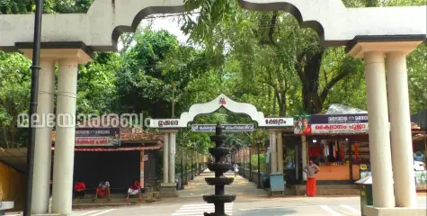 അക്കരെ കൊട്ടിയൂരിൽ അതിക്രമിച്ച് കടന്ന് ഡ്രോൺ ഉപയോഗിച്ച് ദൃശ്യങ്ങൾ പകർത്തി യുവാവ്. നിയമ നടപടിയുമായി കൊട്ടിയൂർ ദേവസ്വം