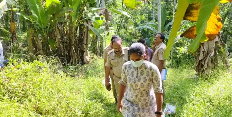 കണ്ണൂർ ചെറുപുഴയിൽ വീട്ടമ്മയെ കൃഷിയിടത്തിൽ മരിച്ച നിലയിൽ കണ്ടെത്തിയ സംഭവം:  അന്വേഷണം ഊർജ്ജതമാക്കി പോലീസ് 