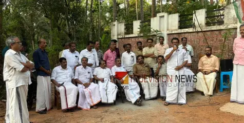 നാദാപുരത്ത് കോൺഗ്രസ് കൊടിമരം നശിപ്പിച്ച സംഭവം; പ്രതിഷേധ പ്രകടനം സംഘടിപ്പിച്ചു 