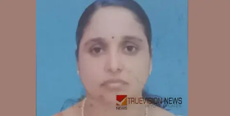 പുതുശ്ശേരിയിൽ കെ ചന്ദ്രി അന്തരിച്ചു