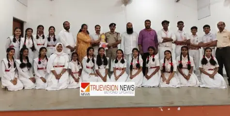 കണ്ണൂർ ജില്ലയിലെ ഏറ്റവും മികച്ച ഇന്ത്യൻ റെഡ് ക്രോസ് സൊസൈറ്റി  അവാർഡ് ചൊക്ലി  രാമവിലാസം ഹയർ സെക്കൻ്ററി സ്കൂളിന്.