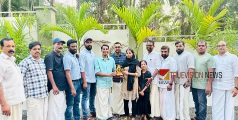 എസ്എസ്എൽസി ഫലം വന്നു; മണിക്കൂറുകൾക്കകം വാർഡ് മെമ്പർ വീട്ടിലെത്തി വിജയികളെ അനുമോദിച്ചു