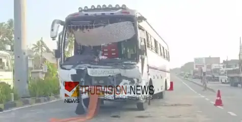 ടൂറിസ്റ്റ് ബസ് കണ്ടെയ്നർ ലോറിക്ക് പിന്നിൽ ഇടിച്ച് അപകടം; 28 പേർക്ക് പരിക്ക് 