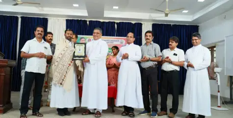 ആദരവും യാത്രയയപ്പ് സമ്മേളനവും നടത്തി