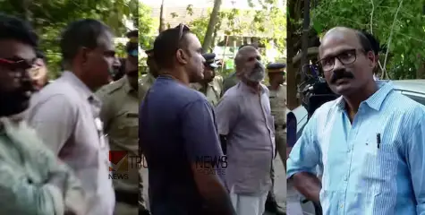 യുദ്ധവിരുദ്ധ ജനകീയ മുന്നണിയെന്ന പേരിൽ റാലി,  പ്രകടനത്തിനെത്തിയവരെ തടഞ്ഞ് പൊലീസ്; ആറ് പേർ കരുതൽ തടങ്കലിൽ